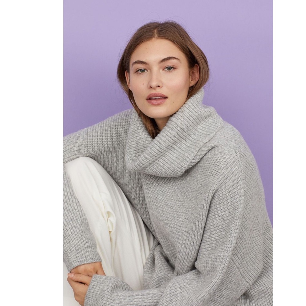 H&M oversized gray turtleneck